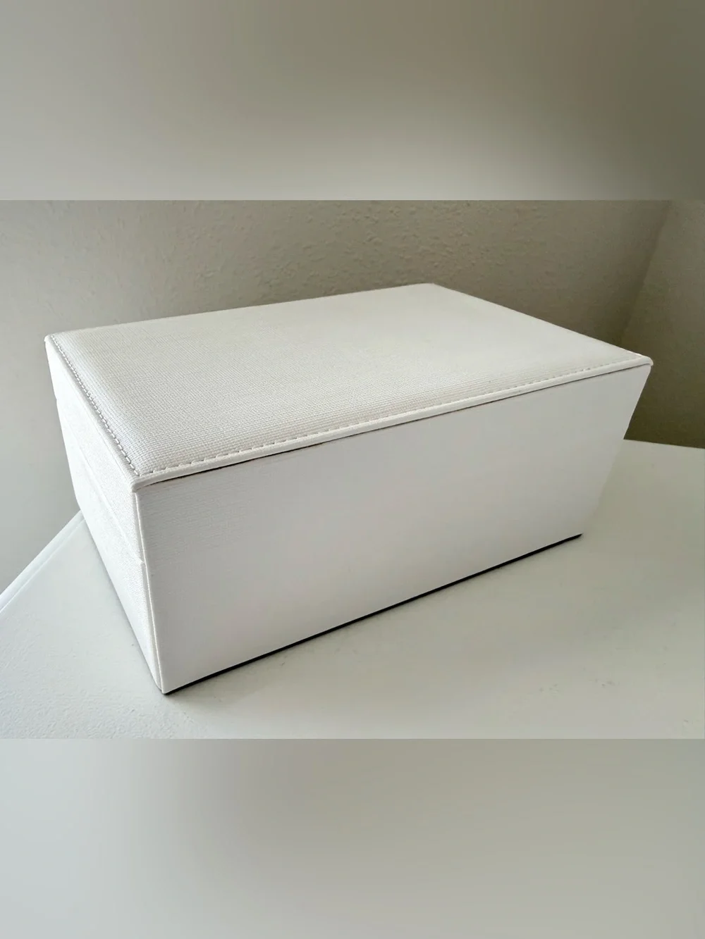 Kendra Scott | White Faux Leather Mirrored Jewelry Box | Gray Velvet Lined